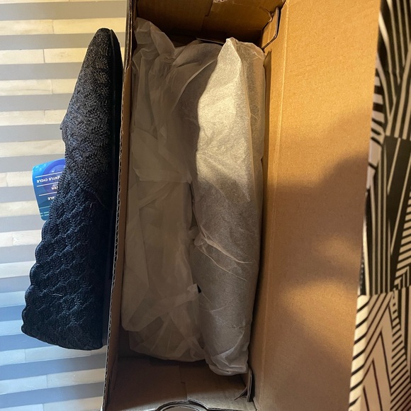 New Skechers Women's Cleo Newford Scalloped Knit Skimmer. Size 7.5 brand new! - Picture 3 of 4